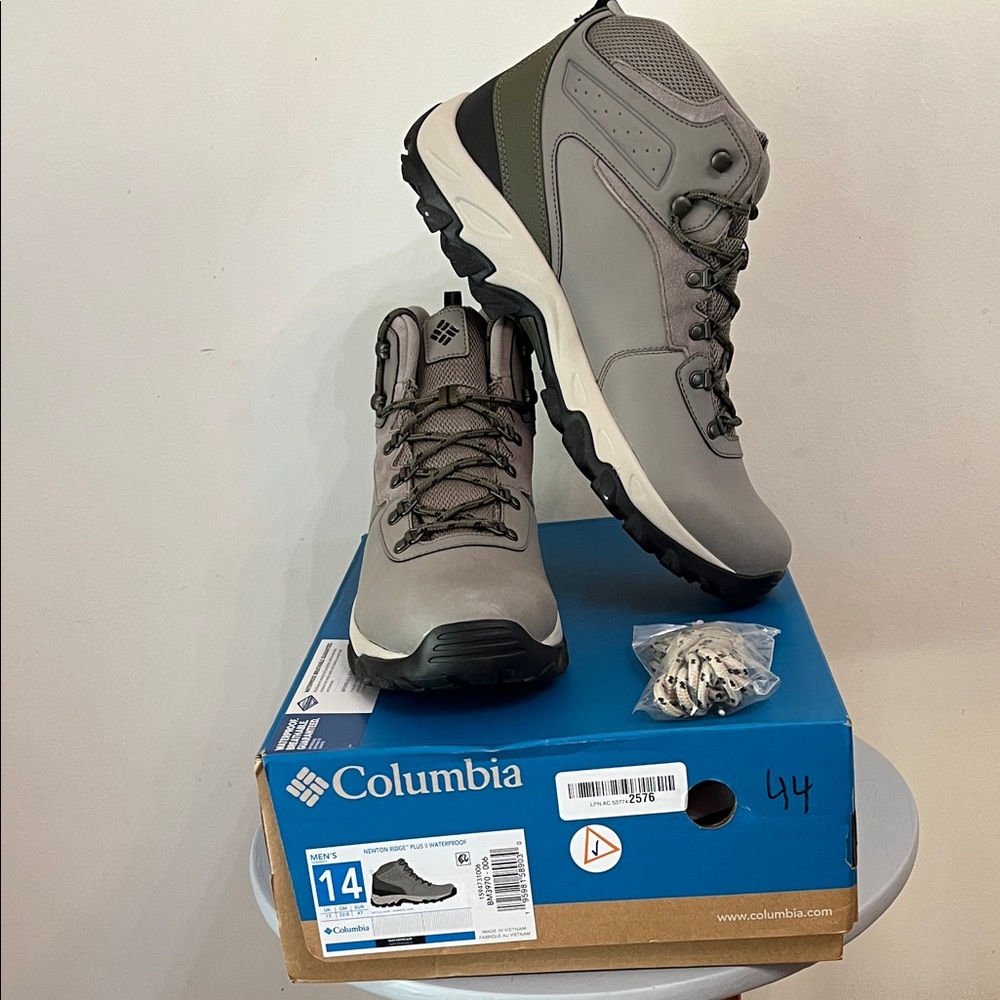 NIB Columbia Men’s Newton Ridge™ Plus II Waterproof Hiking Boot